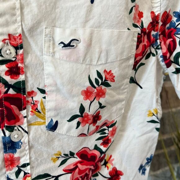 Hollister Button Down - Picture 2 of 5